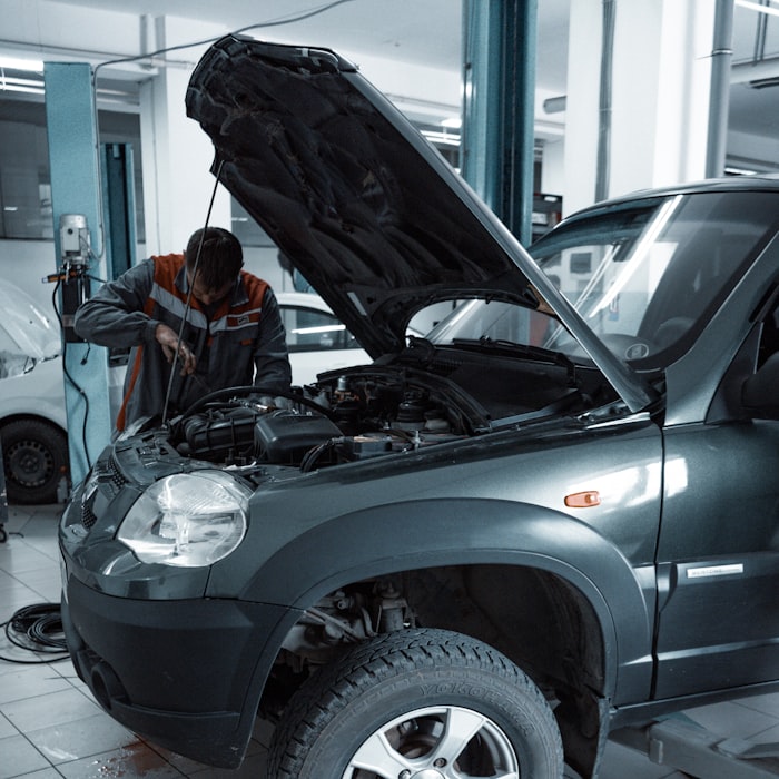 AC servicing equipment